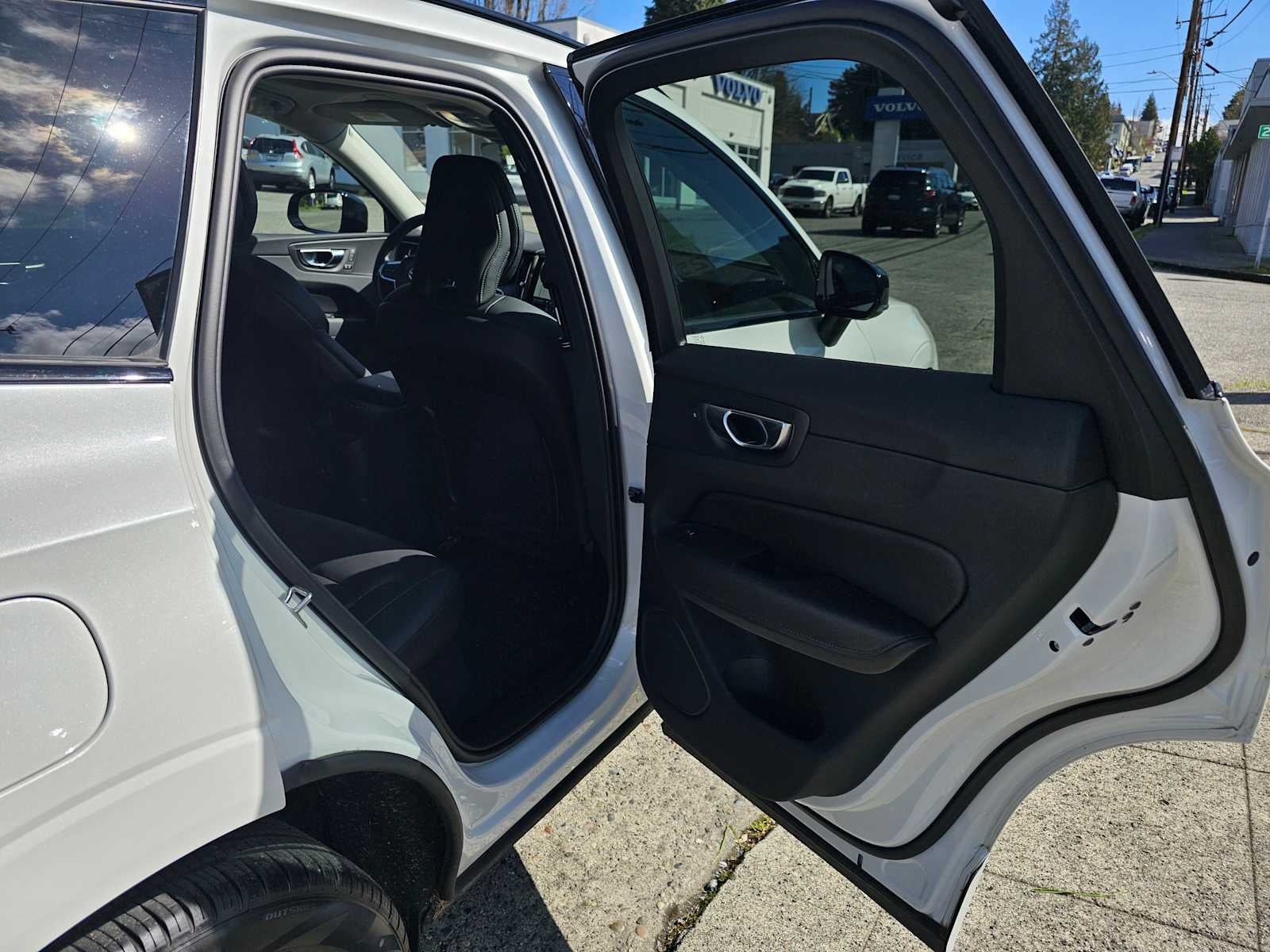 2025 Volvo XC60 Plug-In Hybrid Core