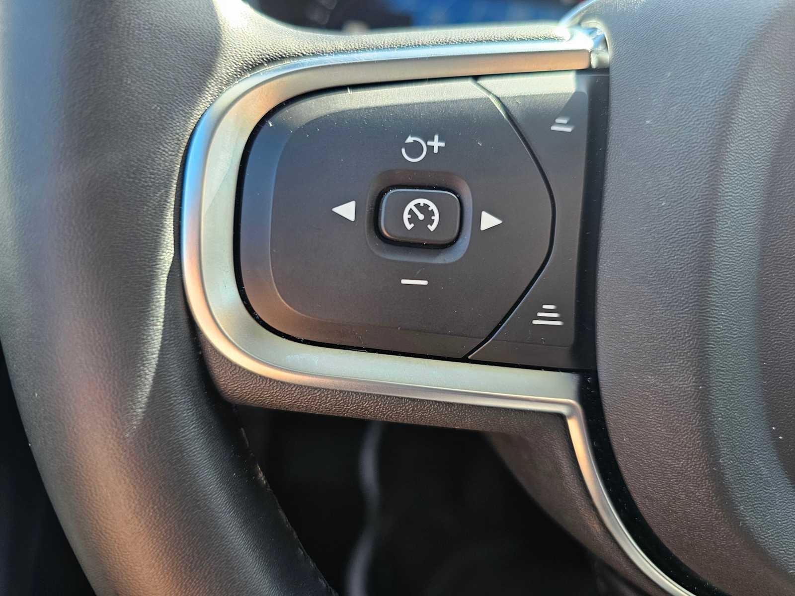2025 Volvo XC60 Plug-In Hybrid Core