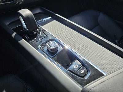 2025 Volvo XC60 Plug-In Hybrid Core