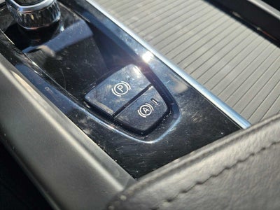 2025 Volvo XC60 Plug-In Hybrid Core