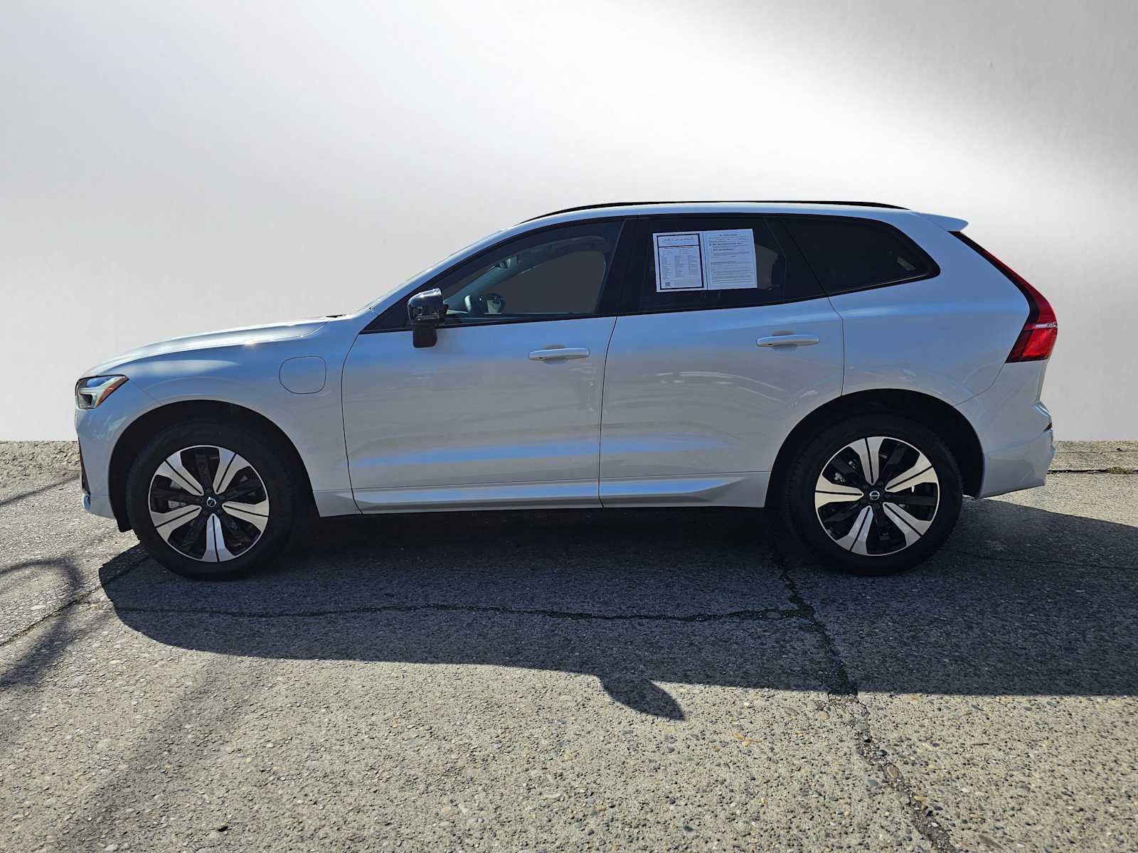 2025 Volvo XC60 Plug-In Hybrid Core