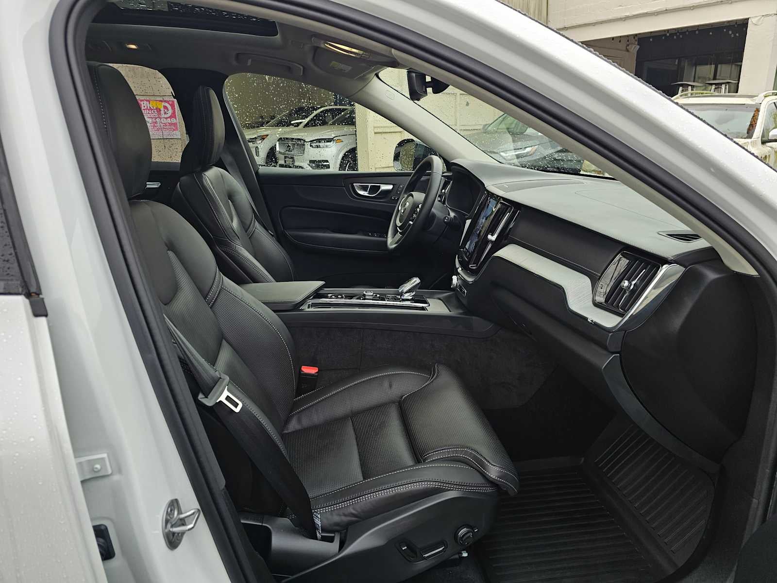 2025 Volvo XC60 Plug-In Hybrid Ultra