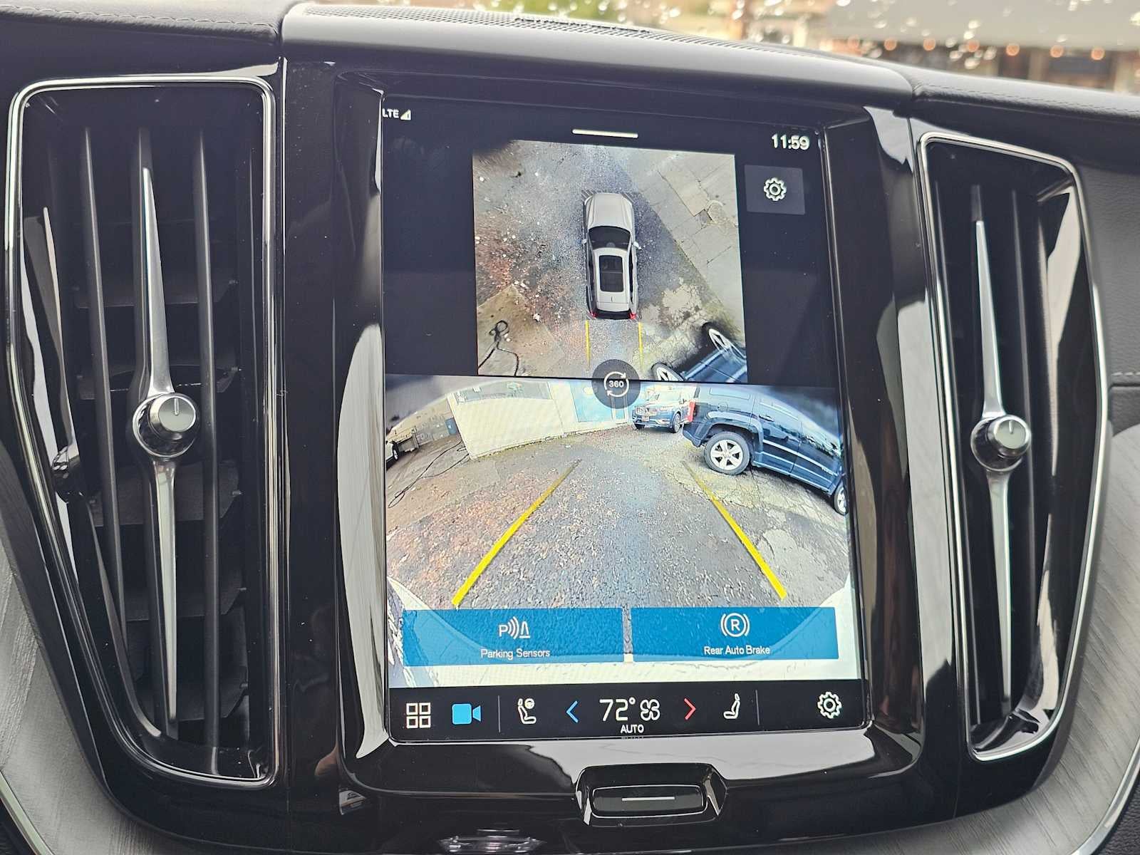 2025 Volvo XC60 Plug-In Hybrid Ultra