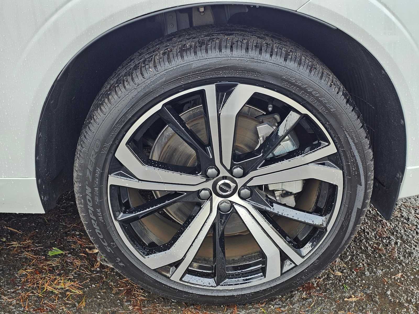 2025 Volvo XC60 Plug-In Hybrid Ultra