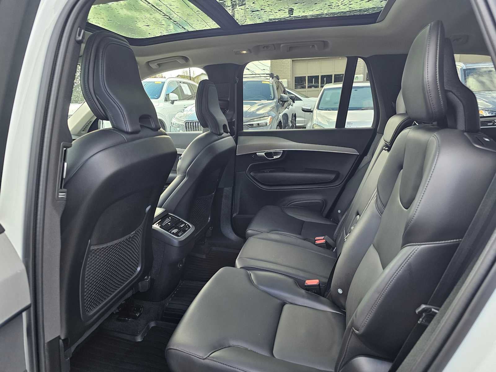 2024 Volvo XC90 Core Bright Theme