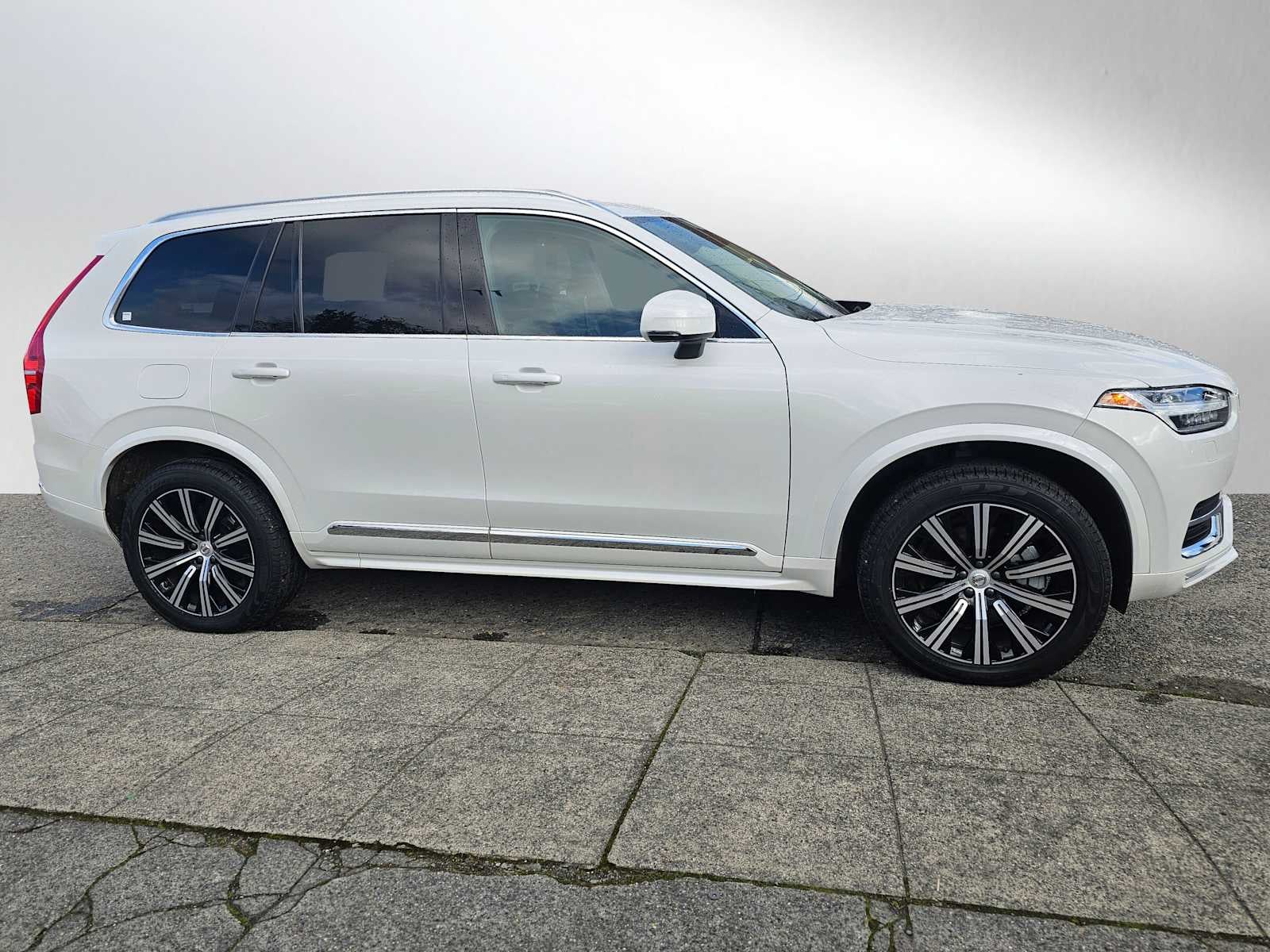 2024 Volvo XC90 Core Bright Theme