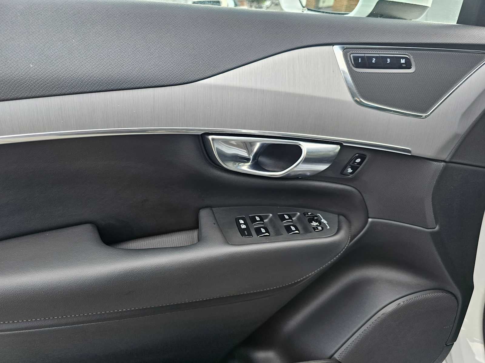 2024 Volvo XC90 Core Bright Theme