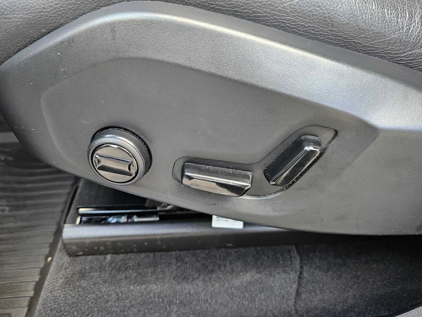 2024 Volvo XC90 Core Bright Theme