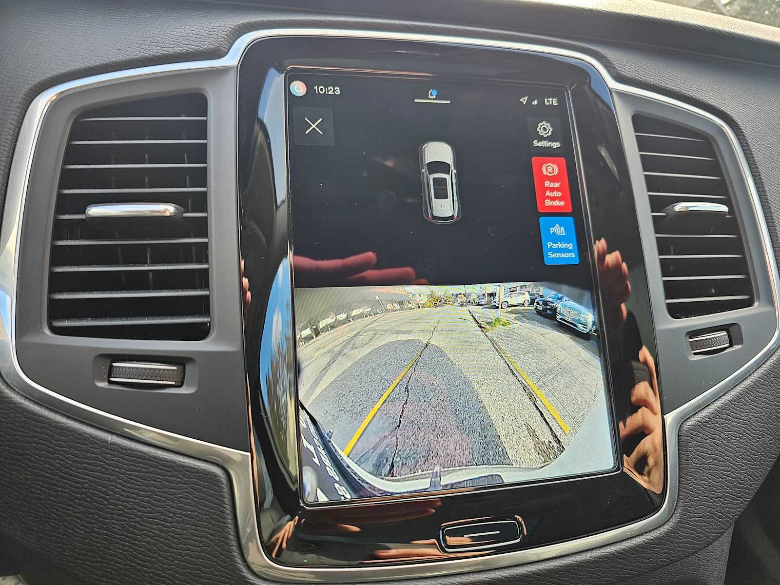 2024 Volvo XC90 Core Bright Theme