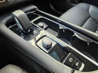 2024 Volvo XC90 Core Bright Theme