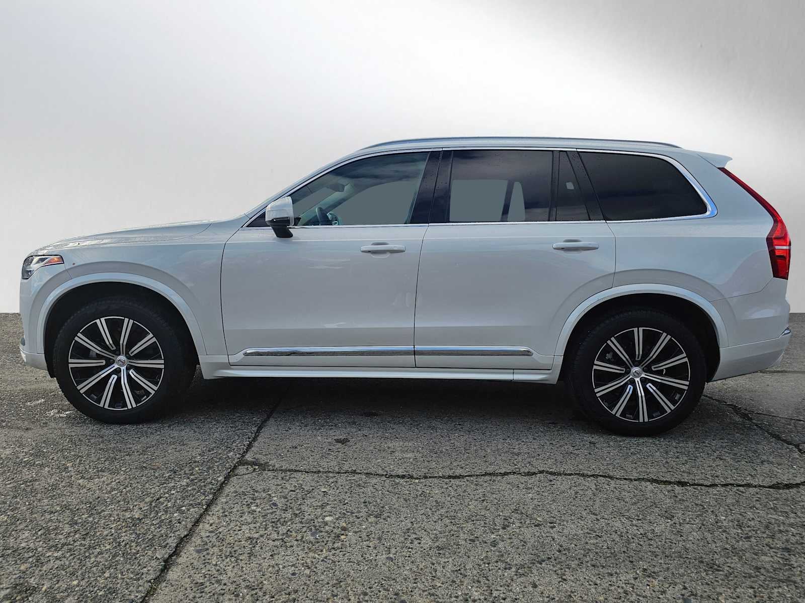 2024 Volvo XC90 Core Bright Theme
