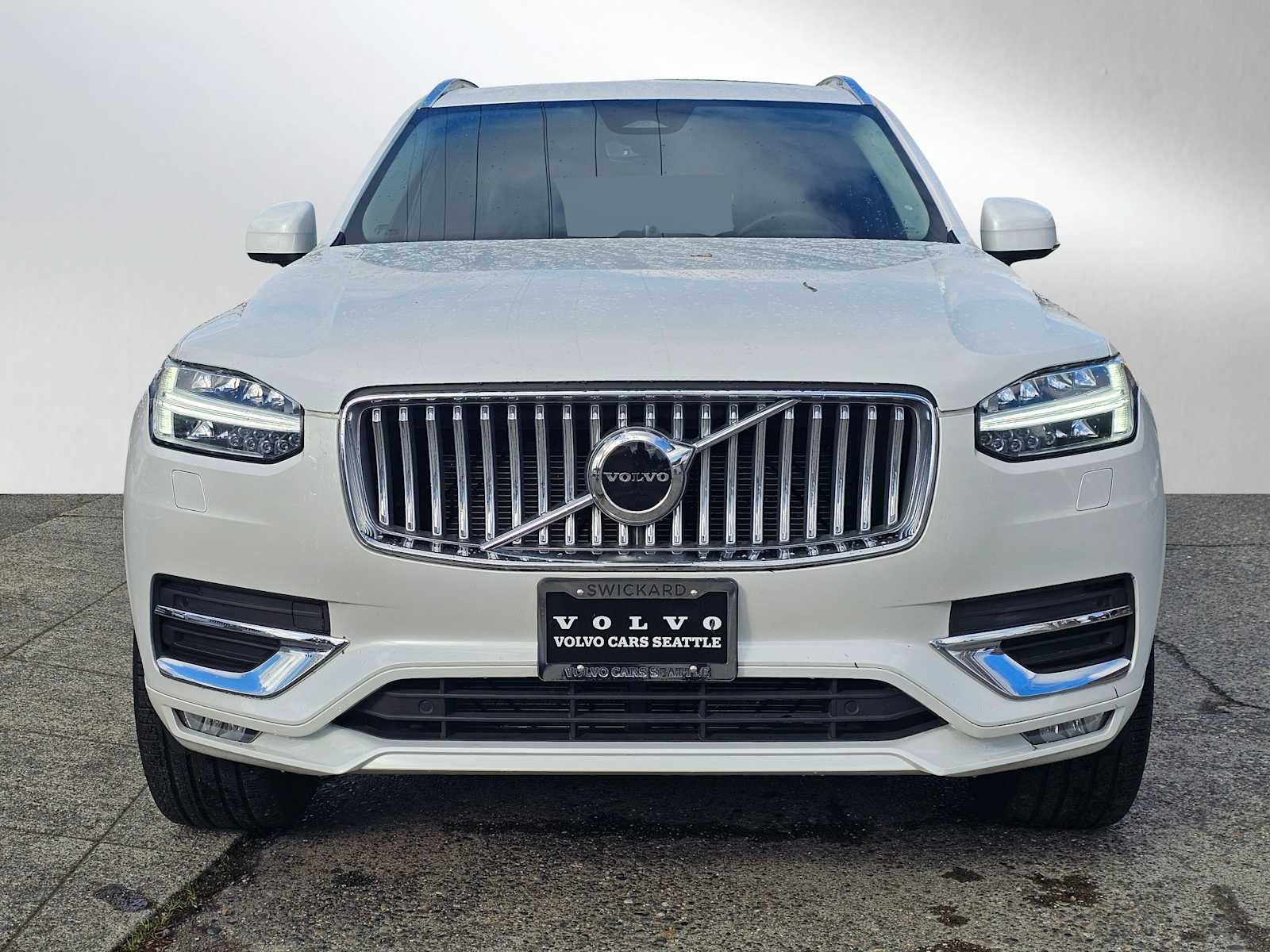 2024 Volvo XC90 Core Bright Theme