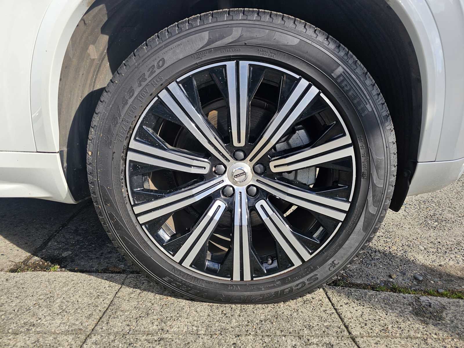 2024 Volvo XC90 Core Bright Theme