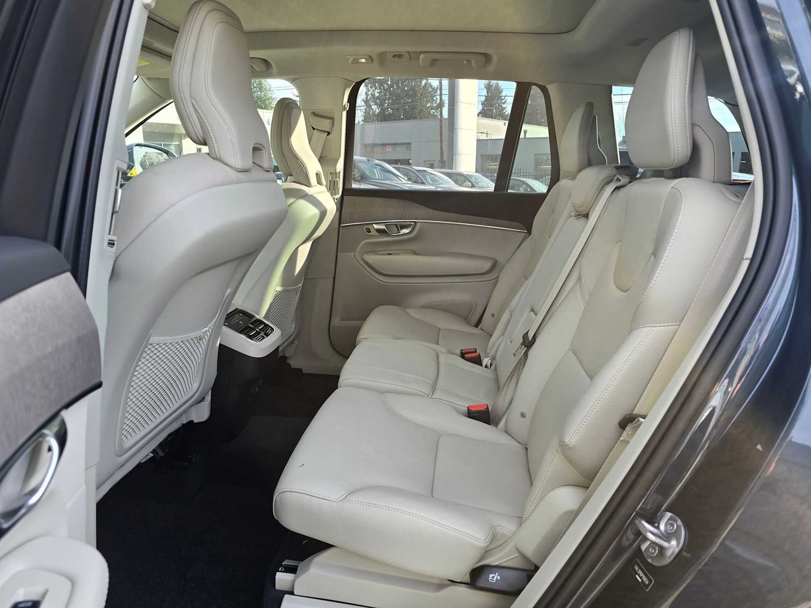 2023 Volvo XC90 Plus