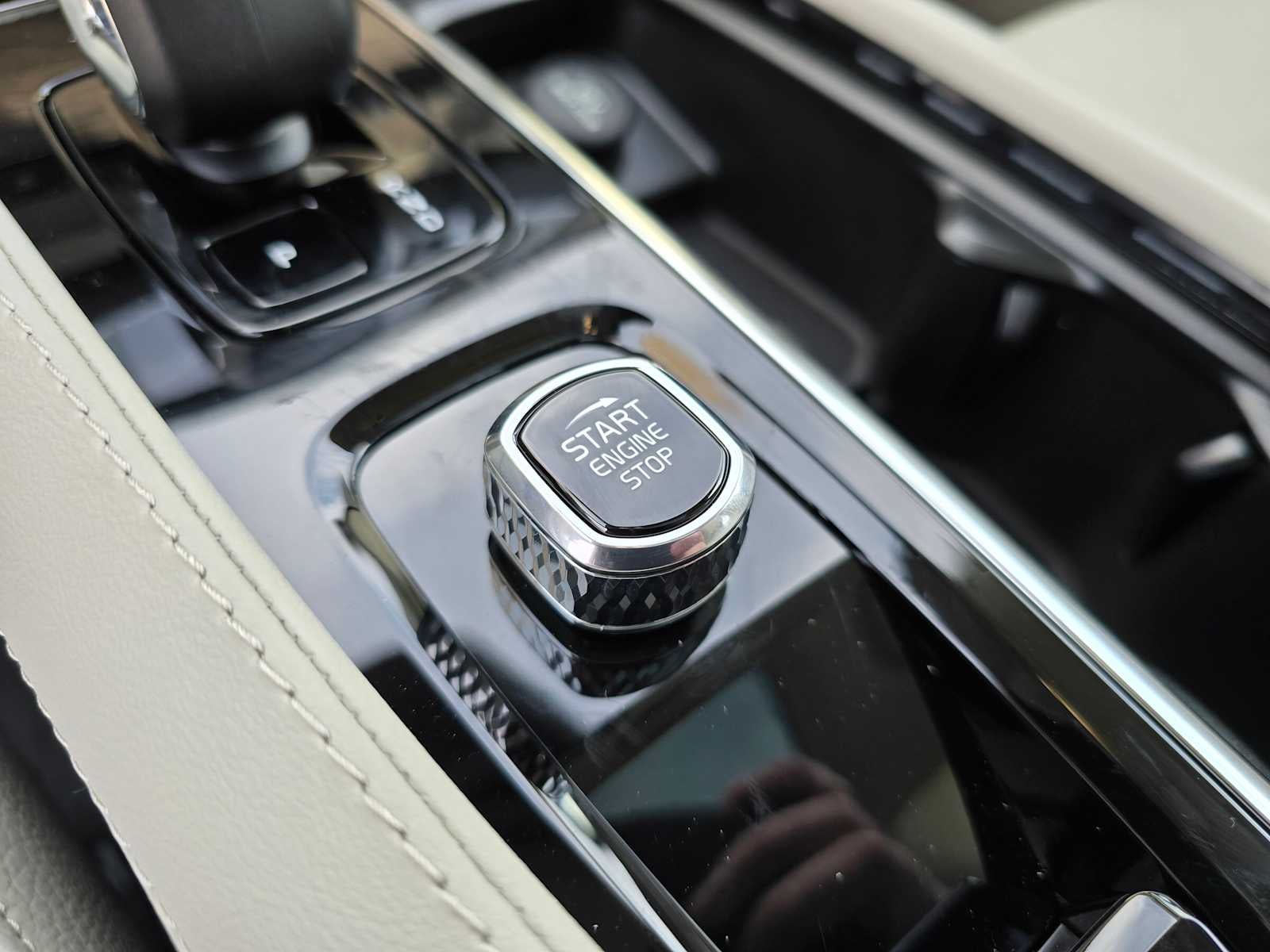 2023 Volvo XC90 Plus