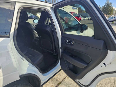 2024 Volvo XC60 Core Dark Theme