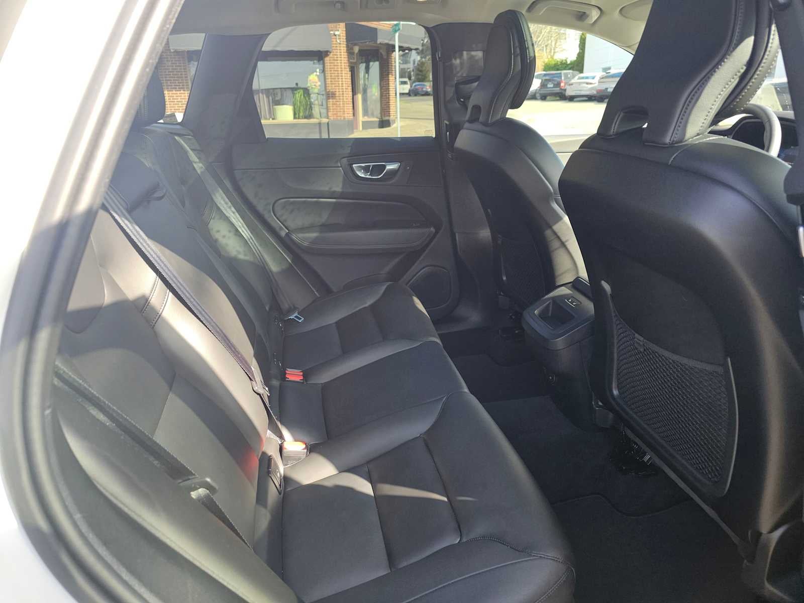 2024 Volvo XC60 Core Dark Theme