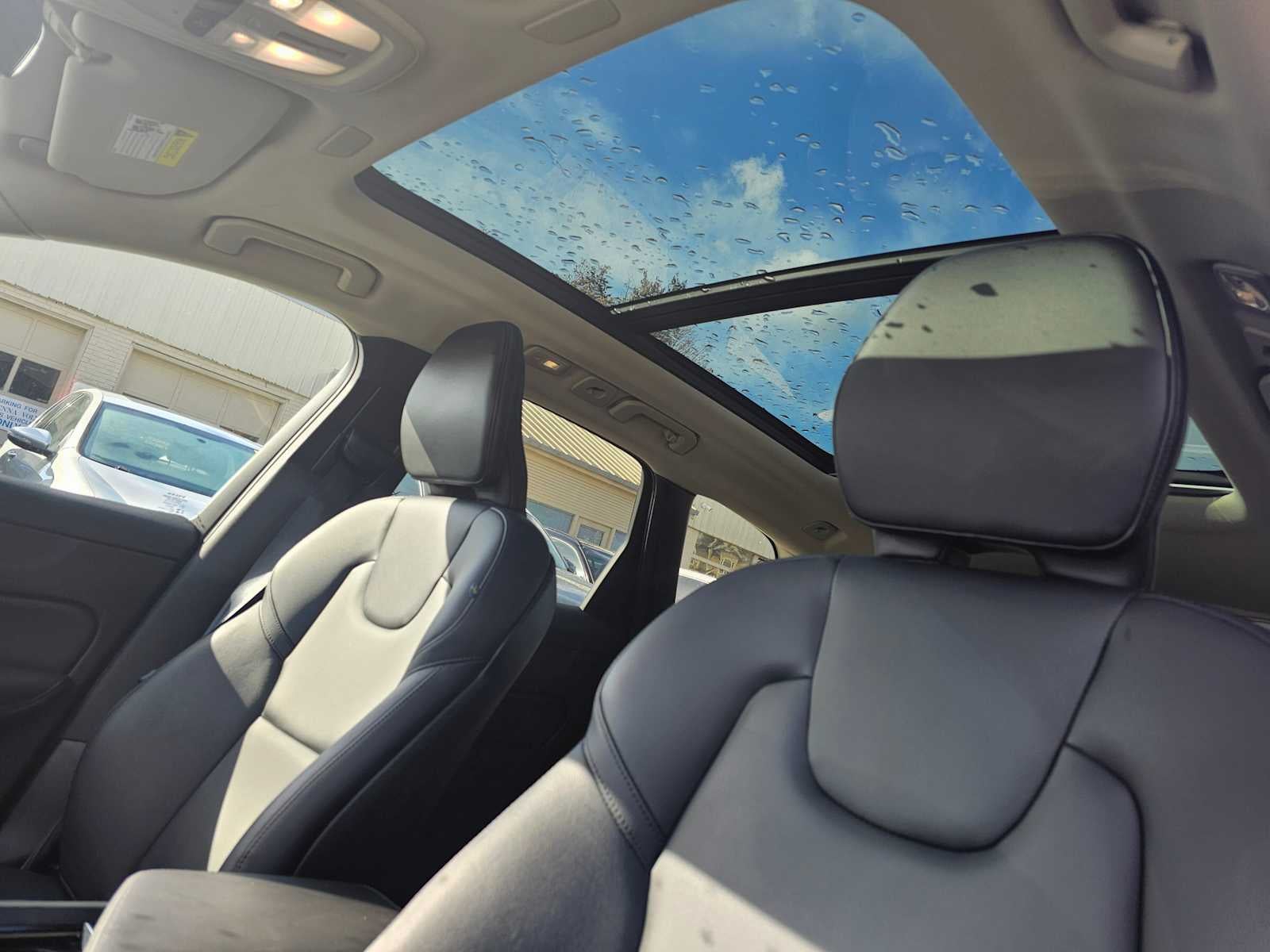 2024 Volvo XC60 Core Dark Theme