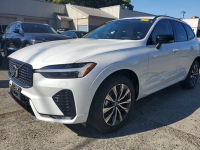 2024 Volvo XC60 Core Dark Theme
