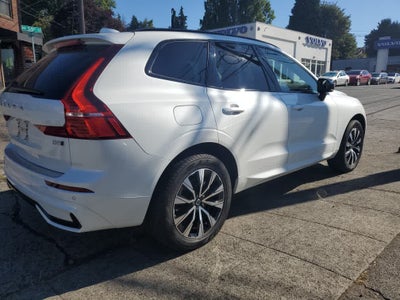 2024 Volvo XC60 Core Dark Theme