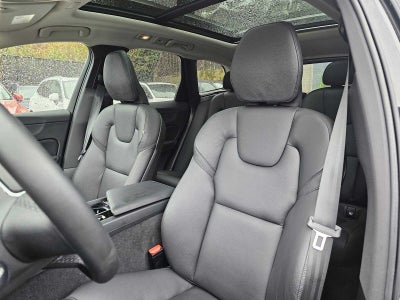 2024 Volvo XC60 Plus Dark Theme