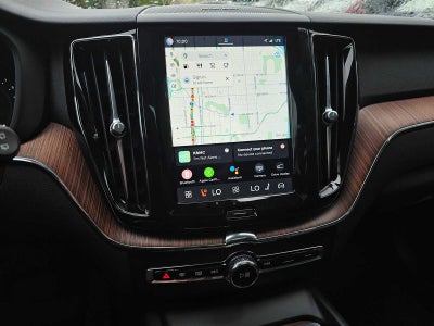 2024 Volvo XC60 Plus Dark Theme