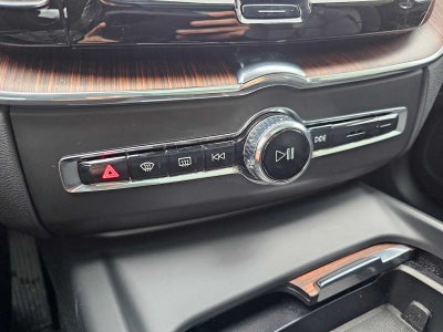 2024 Volvo XC60 Plus Dark Theme