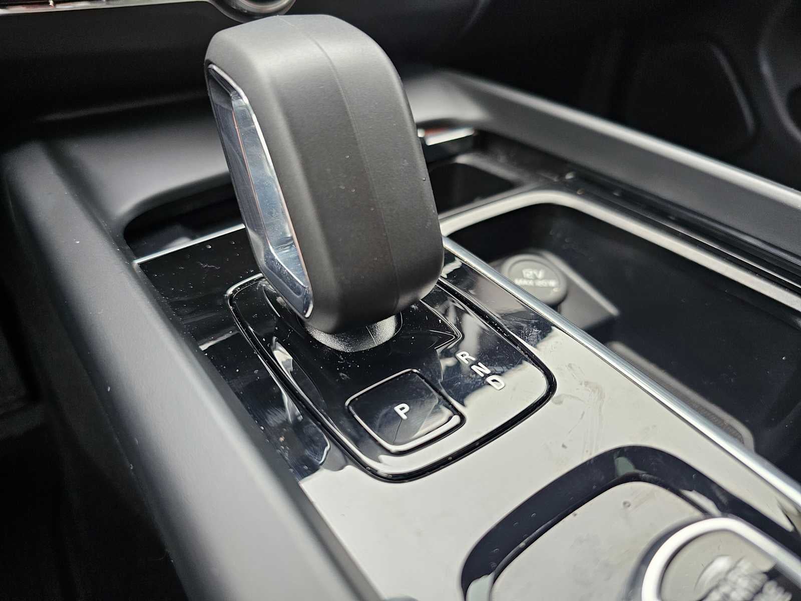 2024 Volvo XC60 Plus Dark Theme