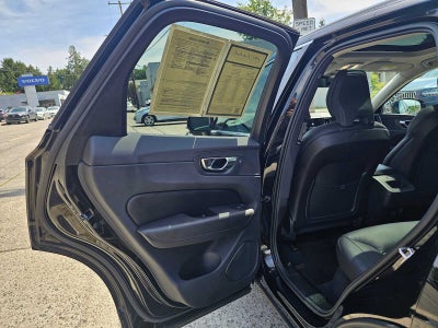 2023 Volvo XC60 Plus Bright Theme