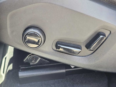 2023 Volvo XC60 Plus Bright Theme