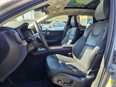 2023 Volvo XC60 Plus Dark Theme