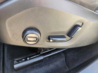 2023 Volvo XC60 Plus Dark Theme
