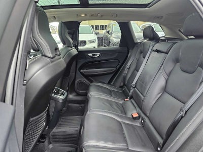 2023 Volvo XC60 Ultimate Dark Theme