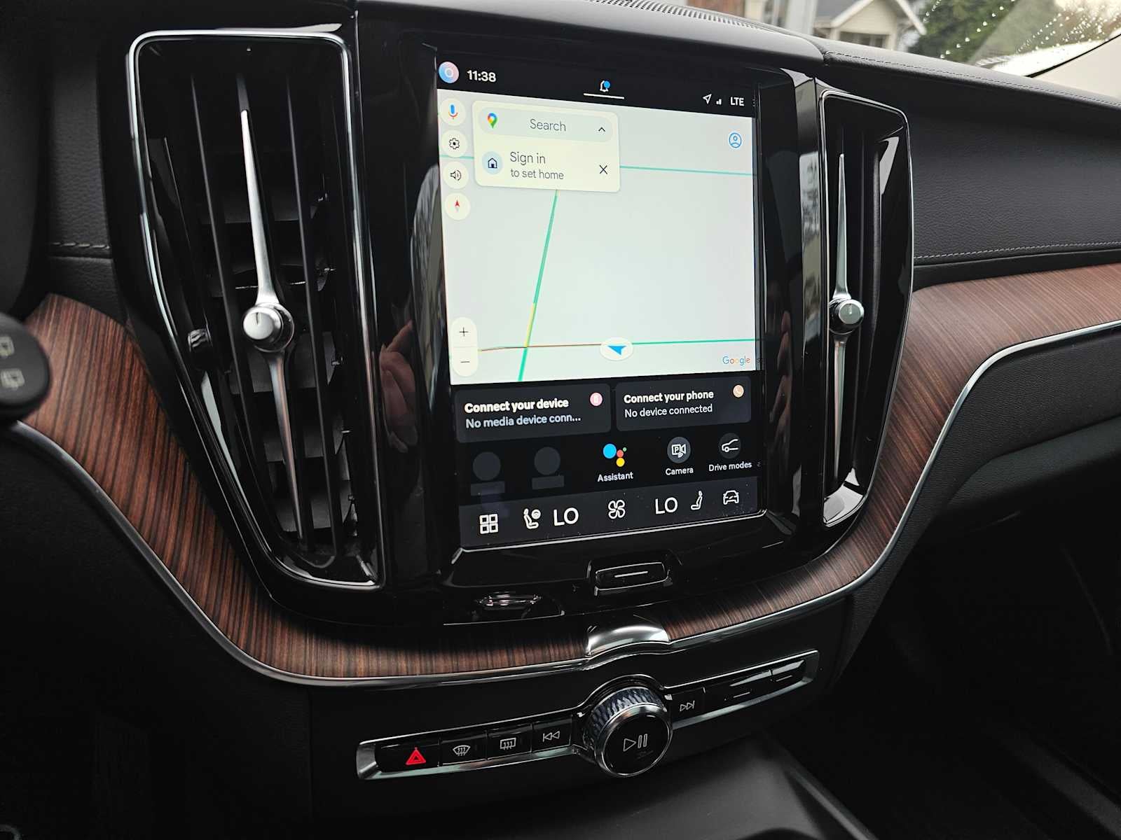 2023 Volvo XC60 Ultimate Dark Theme