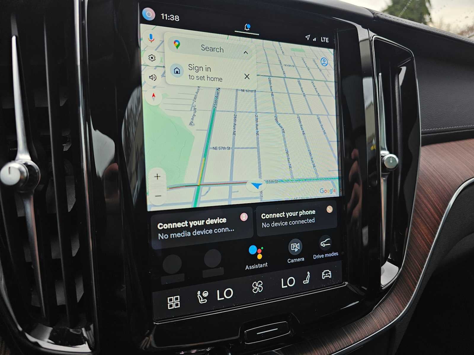 2023 Volvo XC60 Ultimate Dark Theme