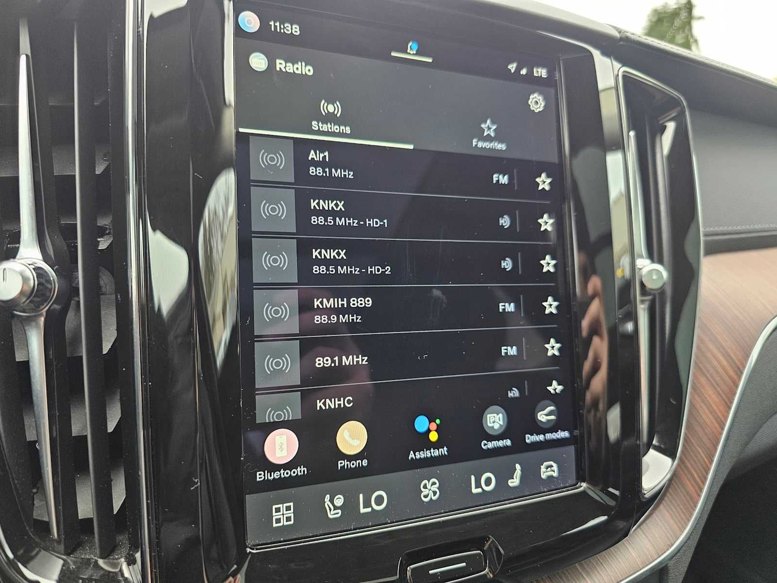 2023 Volvo XC60 Ultimate Dark Theme