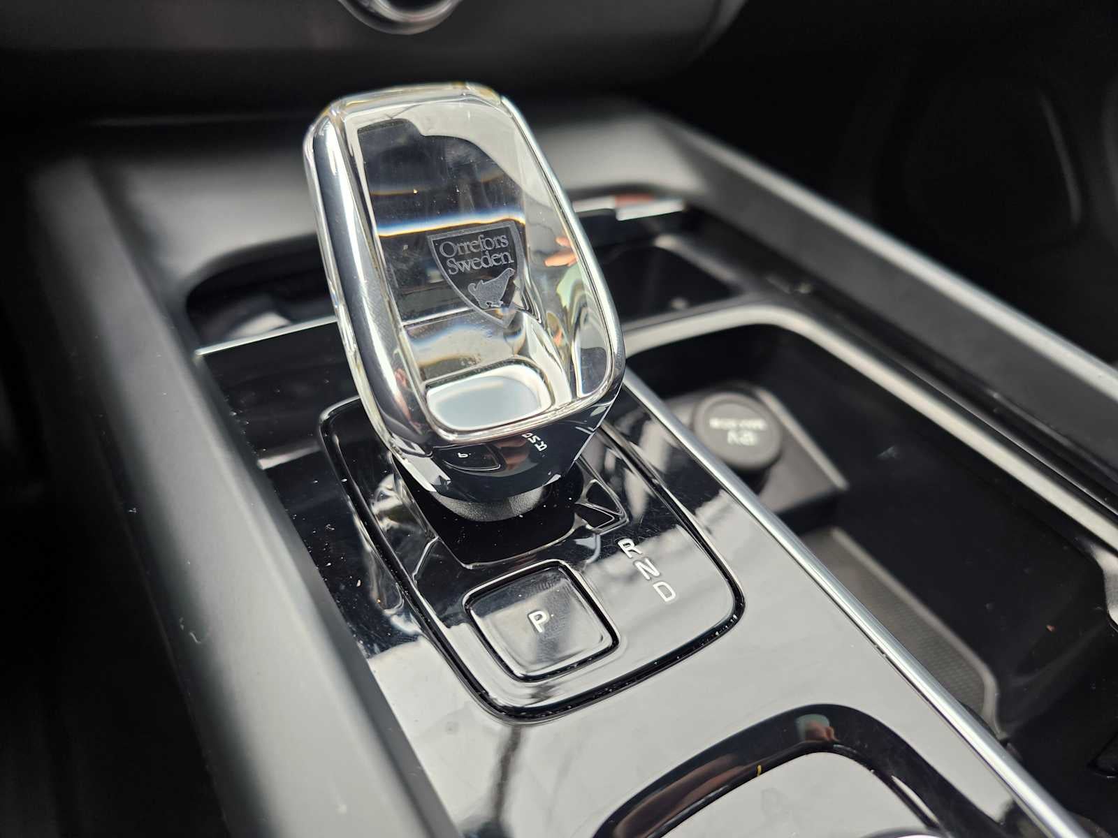 2023 Volvo XC60 Ultimate Dark Theme