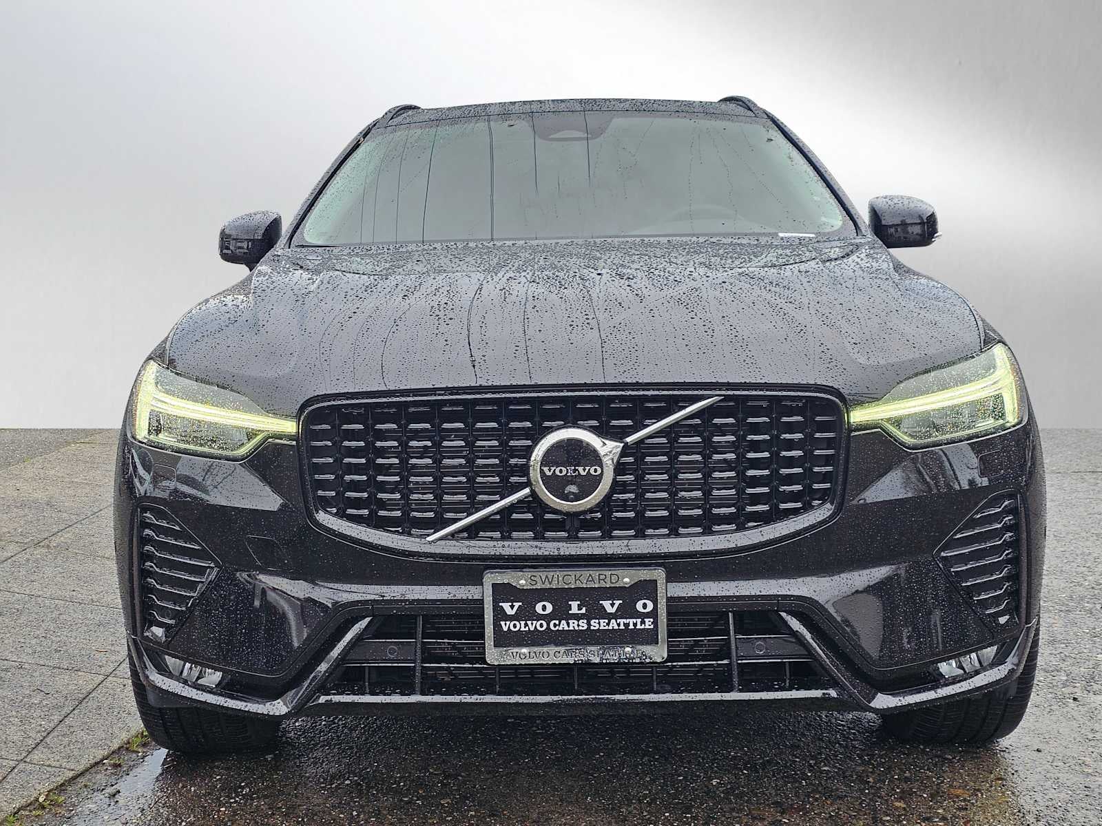 2023 Volvo XC60 Ultimate Dark Theme