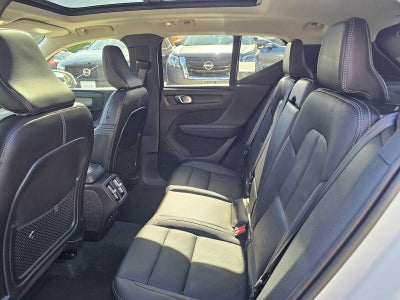 2023 Volvo XC40 Ultimate Bright Theme