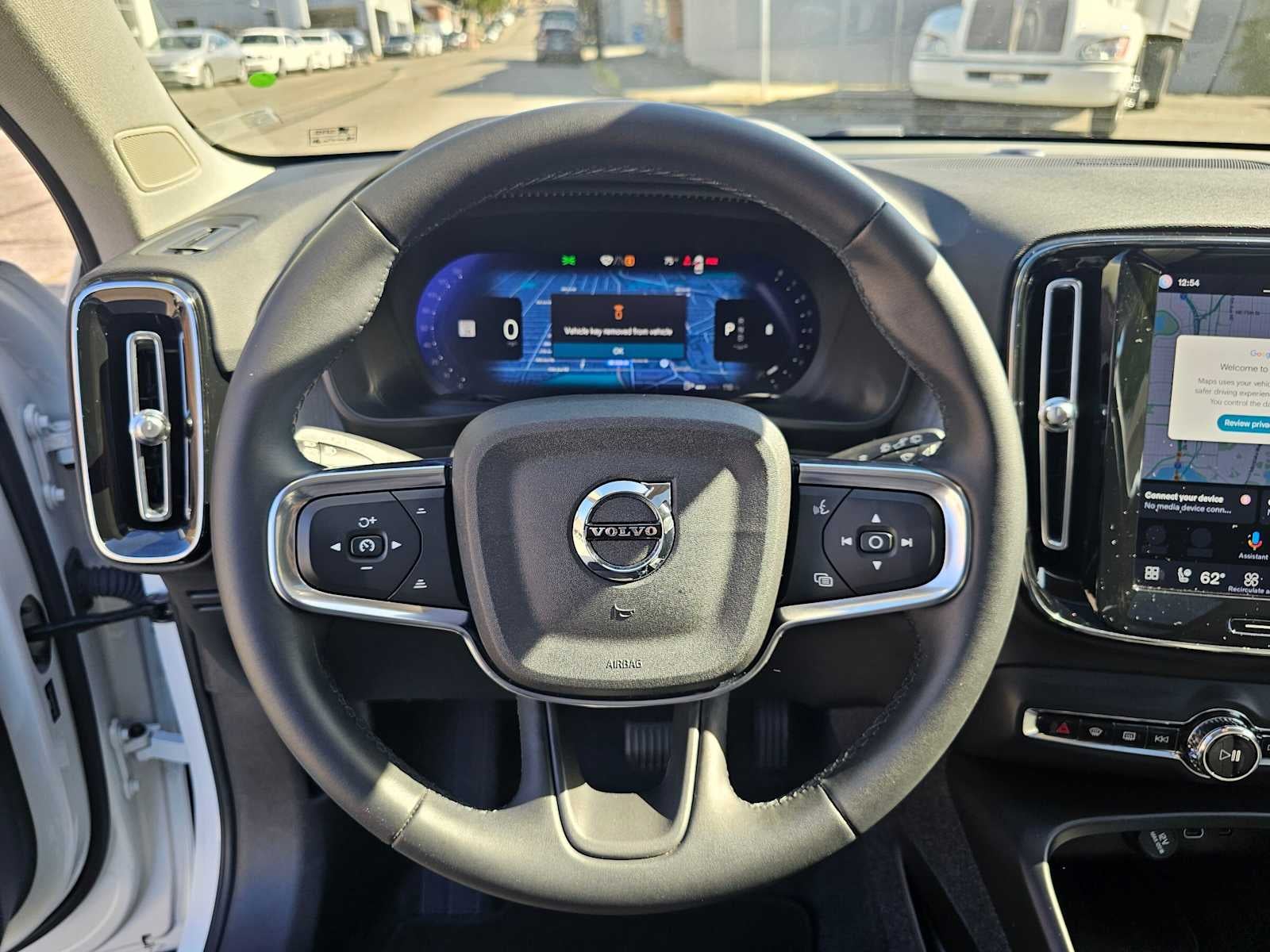2023 Volvo XC40 Ultimate Bright Theme