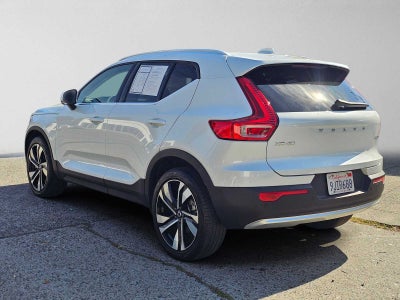 2023 Volvo XC40 Ultimate Bright Theme