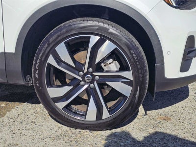 2023 Volvo XC40 Ultimate Bright Theme