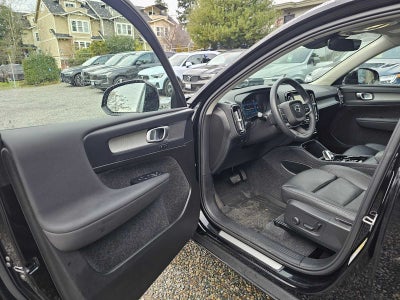 2025 Volvo XC40 Plus Dark Theme