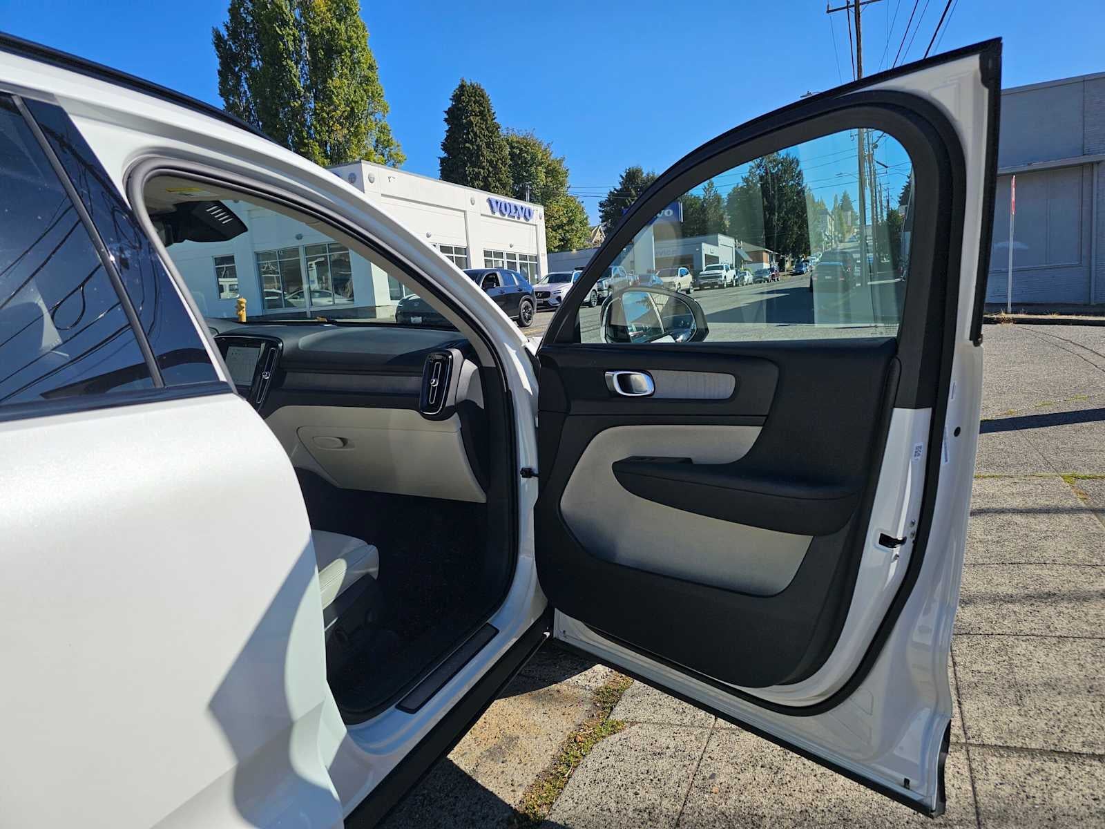 2026 Volvo XC40 Plus