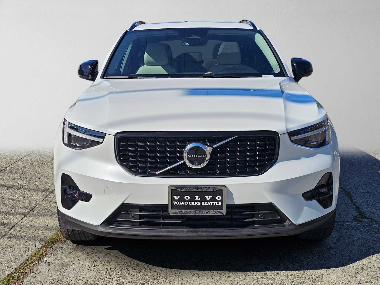 2026 Volvo XC40 Plus