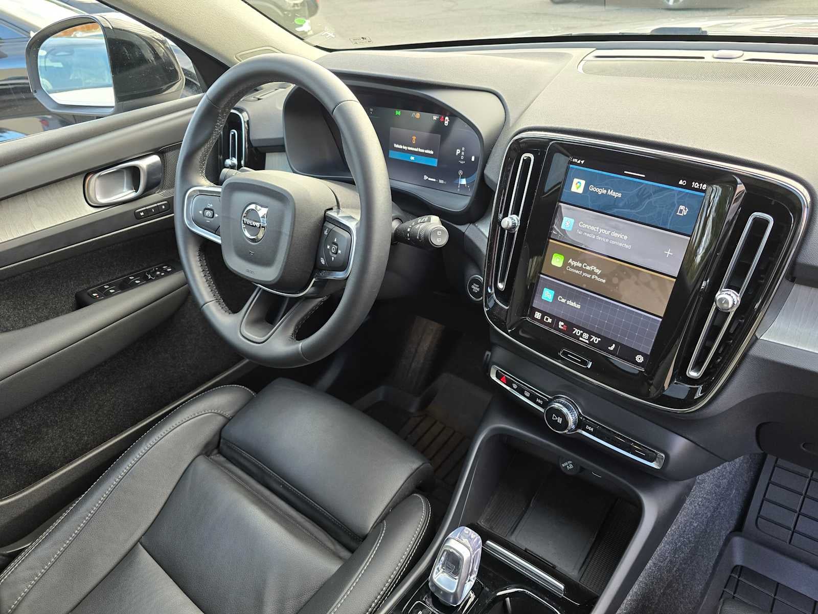 2025 Volvo XC40 Plus Dark Theme