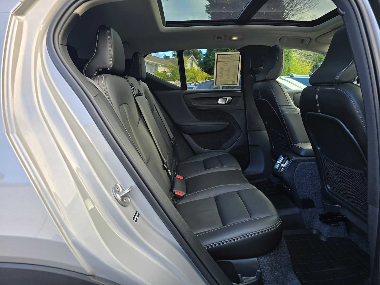 2025 Volvo XC40 Plus Dark Theme