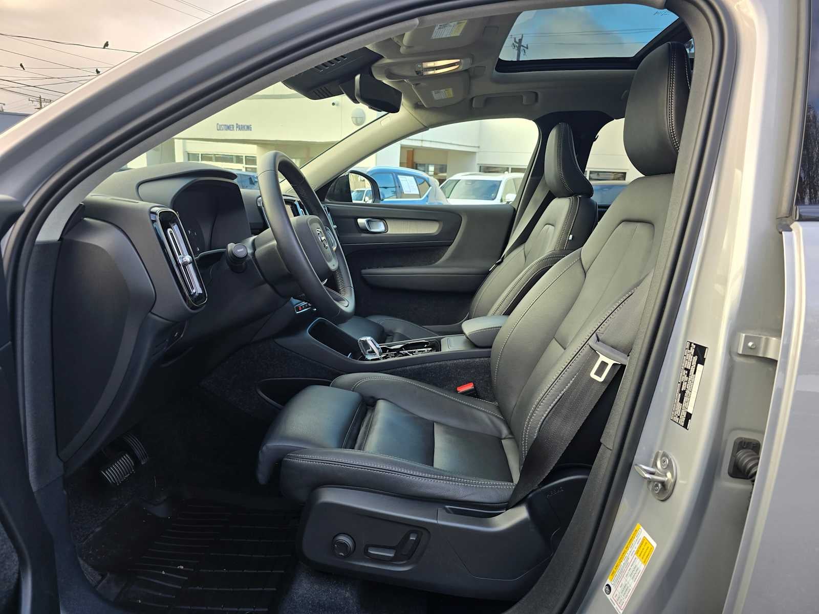 2025 Volvo XC40 Plus Dark Theme