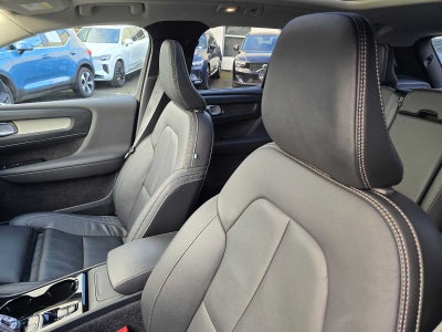 2025 Volvo XC40 Plus Dark Theme