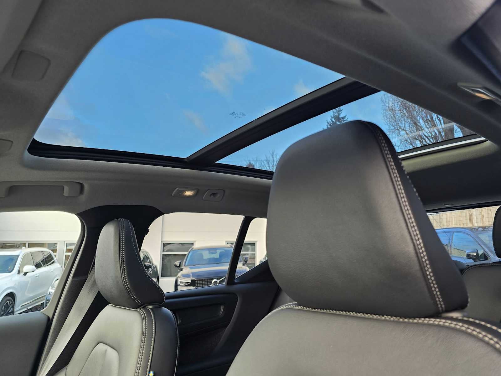 2025 Volvo XC40 Plus Dark Theme